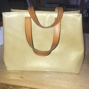 Authentic Louis Vuitton Reade PM Vernis Hand Bag